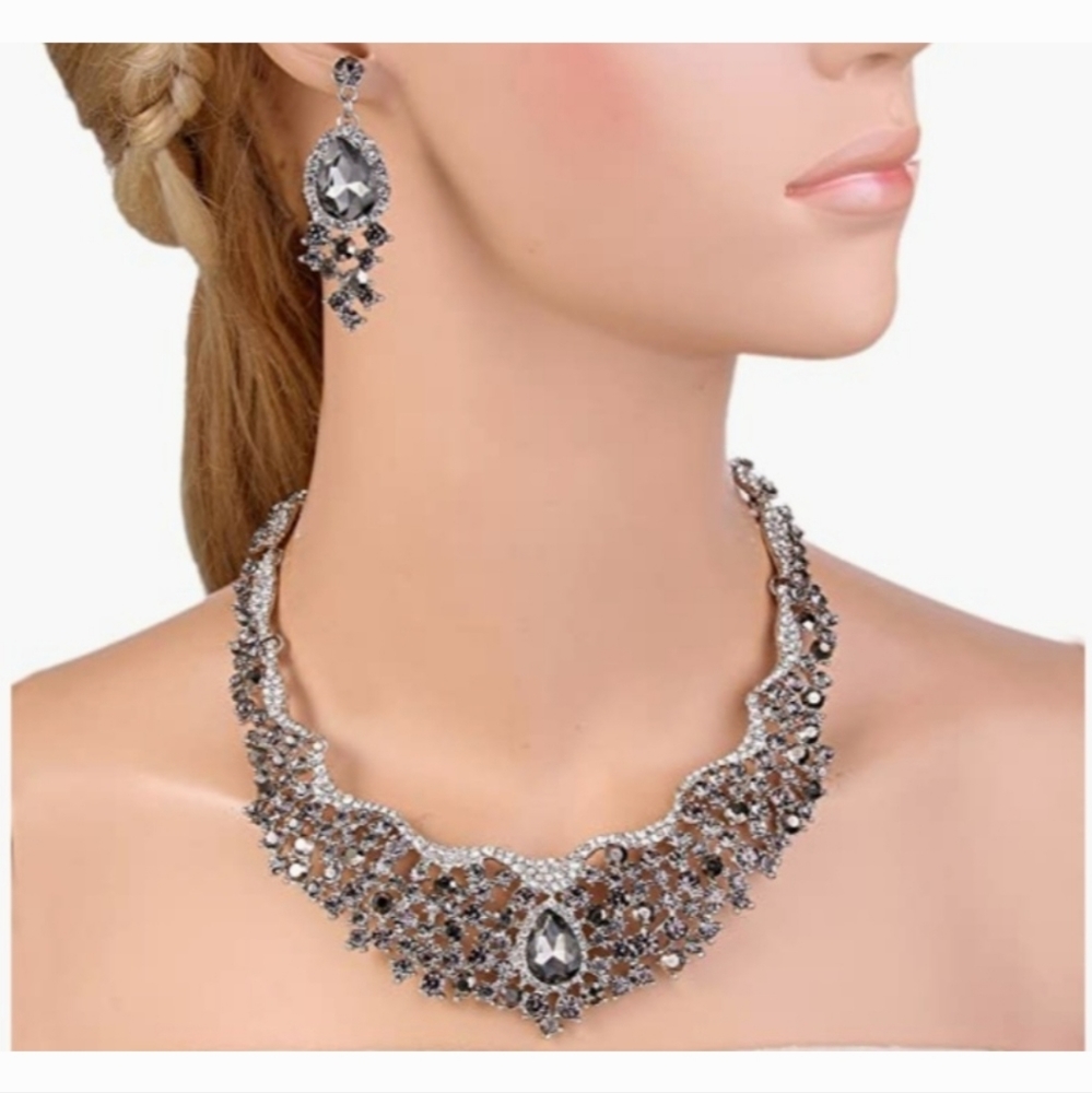 Ever Faith necklace set